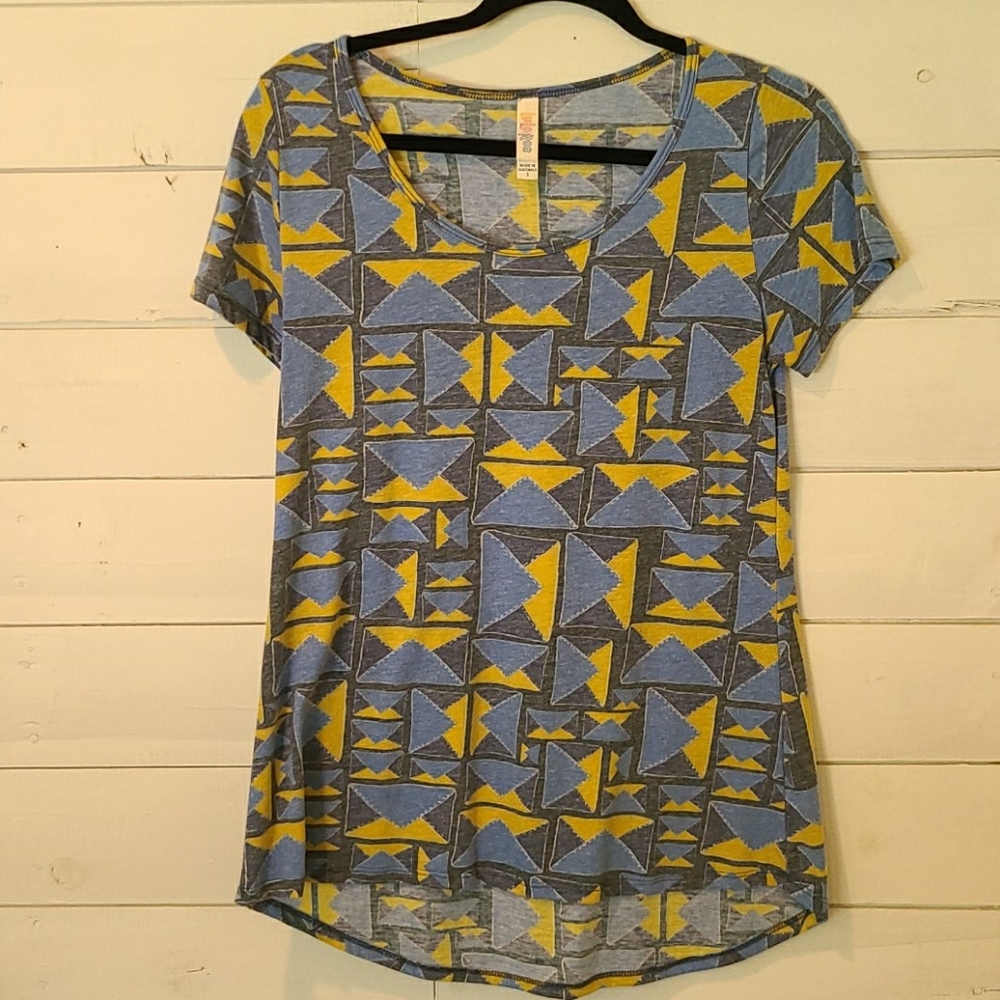 LuLaRoe Small Classic Tee